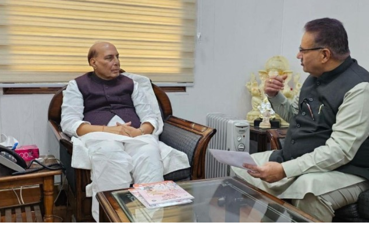 मंत्री गणेश जोशी ने रक्षा मंत्री से चमोली में सैनिक स्कूल के निर्माण का अनुरोध किया मंत्री गणेश जोशी ने रक्षा मंत्री से चमोली में सैनिक स्कूल के निर्माण का अनुरोध किया