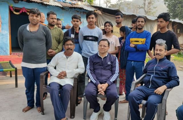 मॉर्निंग वॉक के दौरान CM धामी ने आमजन से की मुलाकात, सरकार की योजनाओं का लिया फीडबैक