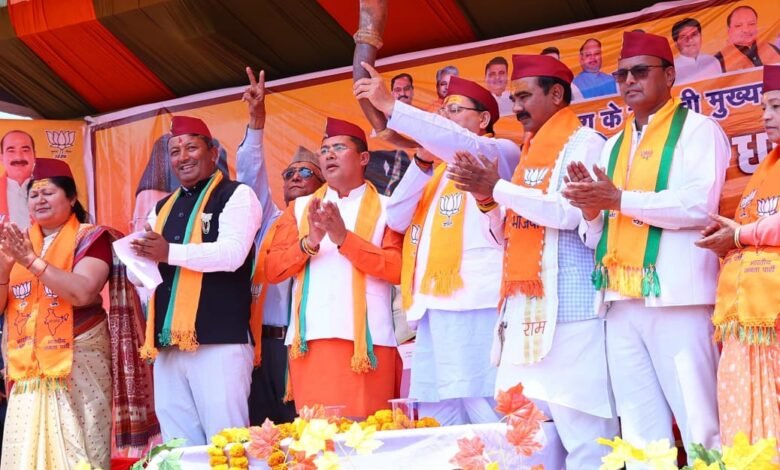 मुख्यमंत्री धामी ने बागेश्वर, अल्मोड़ा में भाजपा प्रत्याशी अजय टम्टा के लिए मांगे वोट