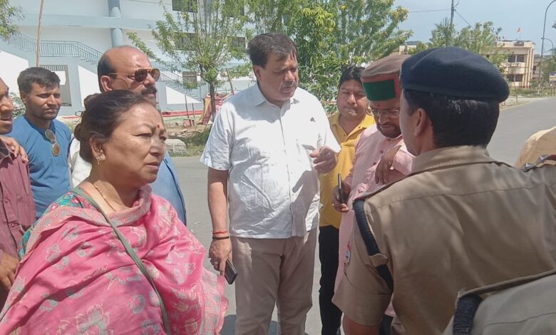 कांग्रेस नेताओं ने किया मतगणना स्थल का निरीक्षण कांग्रेस नेताओं ने किया मतगणना स्थल का निरीक्षण