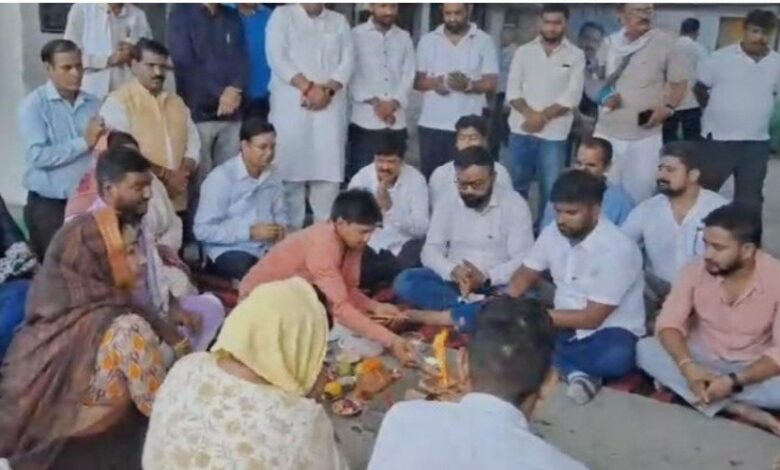 भाजपा सरकार की बुद्धि शुद्धि के लिये यज्ञ कार्यक्रम का आयोजन