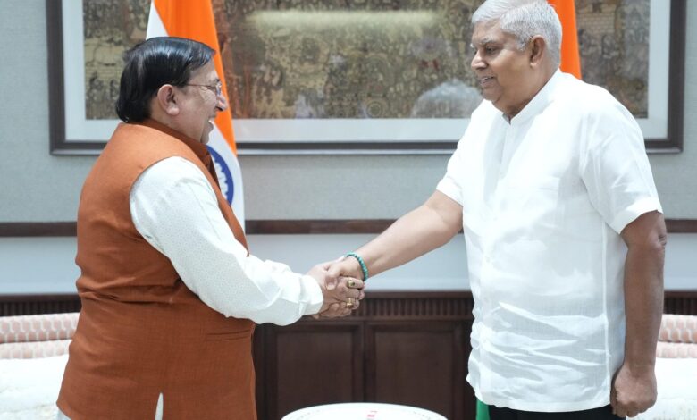 डा. नरेश बंसल ने की उपराष्ट्रपति से मुलाकात डा. नरेश बंसल ने की उपराष्ट्रपति से मुलाकात