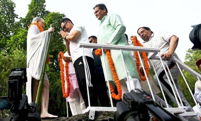 केंद्रीय मंत्री रिजिजू उत्तराखंड दौरे पर ,  स्वच्छता अभियान में  लिया  भाग