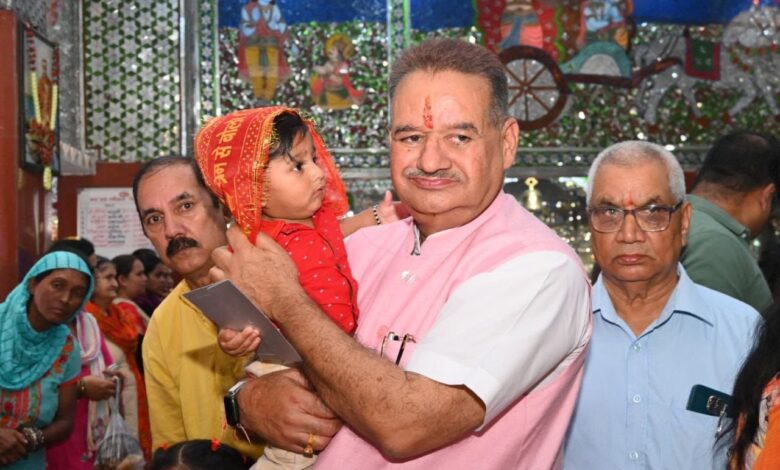 मां सिद्धिदात्री की आराधना कर किया 151 कन्याओं का पूजन मां सिद्धिदात्री की आराधना कर किया 151 कन्याओं का पूजन