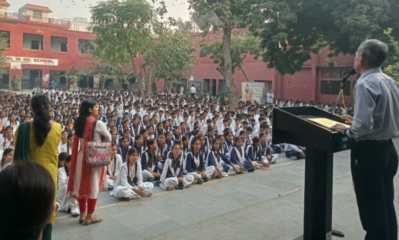 तंबाकू मुक्त भारत : जेआरसी ने तंबाकू से हानियों बारे जागरूक किया तंबाकू मुक्त भारत : जेआरसी ने तंबाकू से हानियों बारे जागरूक किया