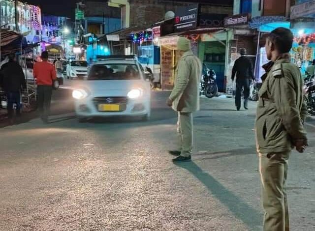 शराब पीकर हुड़दंग करने वाले 19 लोगों सहित 58 यातायात उल्लंघनकर्ताओं के खिलाफ कार्रवाई शराब पीकर हुड़दंग करने वाले 19 लोगों सहित 58 यातायात उल्लंघनकर्ताओं के खिलाफ कार्रवाई