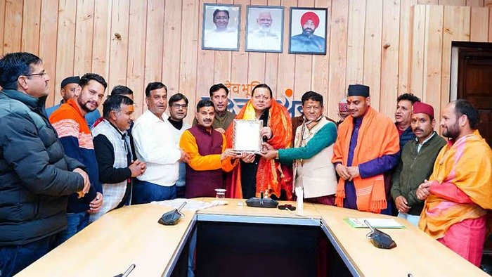 चारधाम तीर्थ पुरोहित महापंचायत ने जताई आपत्ति चारधाम तीर्थ पुरोहित महापंचायत ने जताई आपत्ति