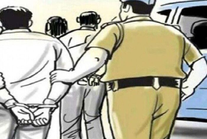 नशा मुक्ति केन्द्र में हंगामा करते तीन हिरासत में नशा मुक्ति केन्द्र में हंगामा करते तीन हिरासत में